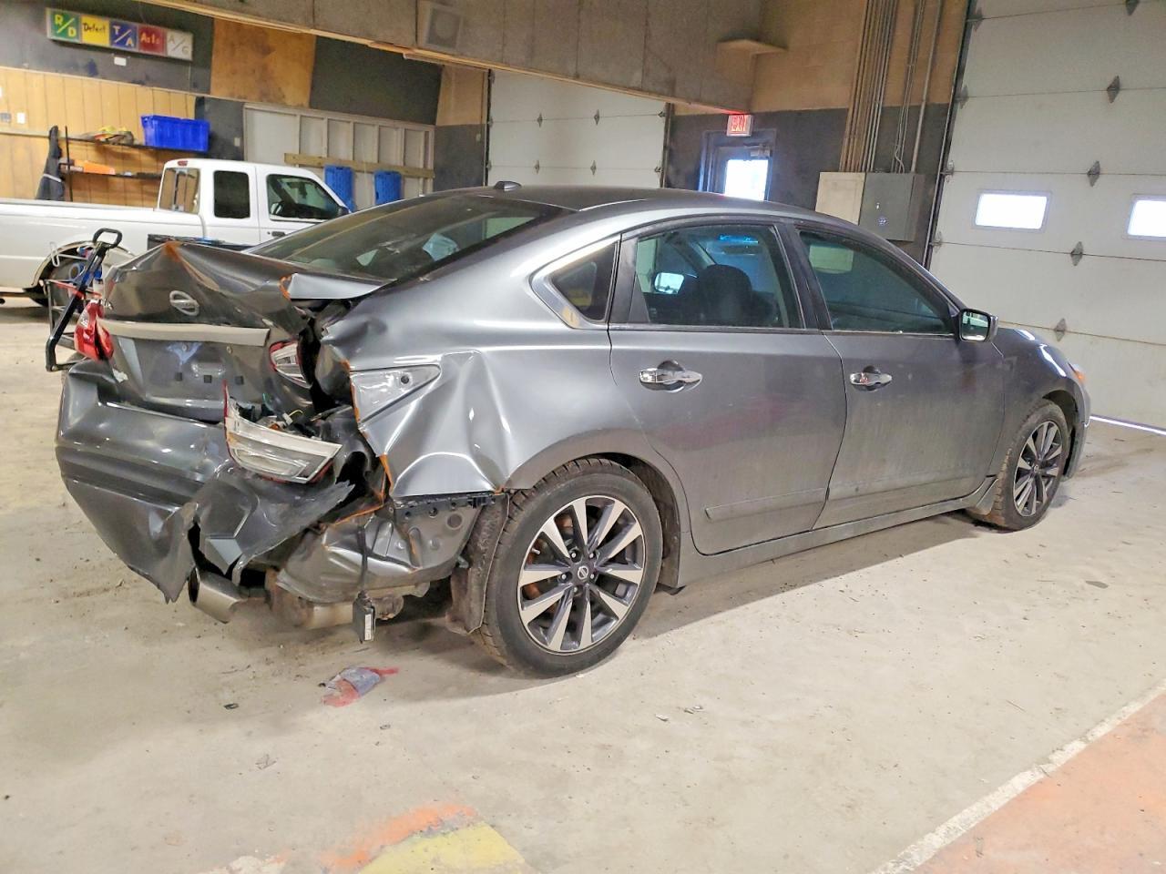 2016 Niss Altima - Фото 3