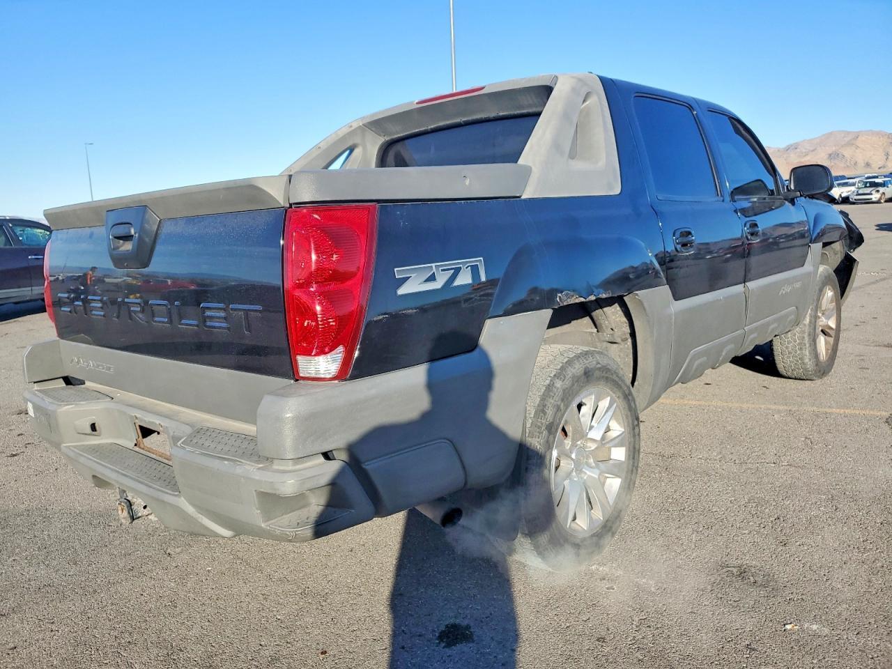 2002 Chevrolet Avalanche K1500 - Image 3