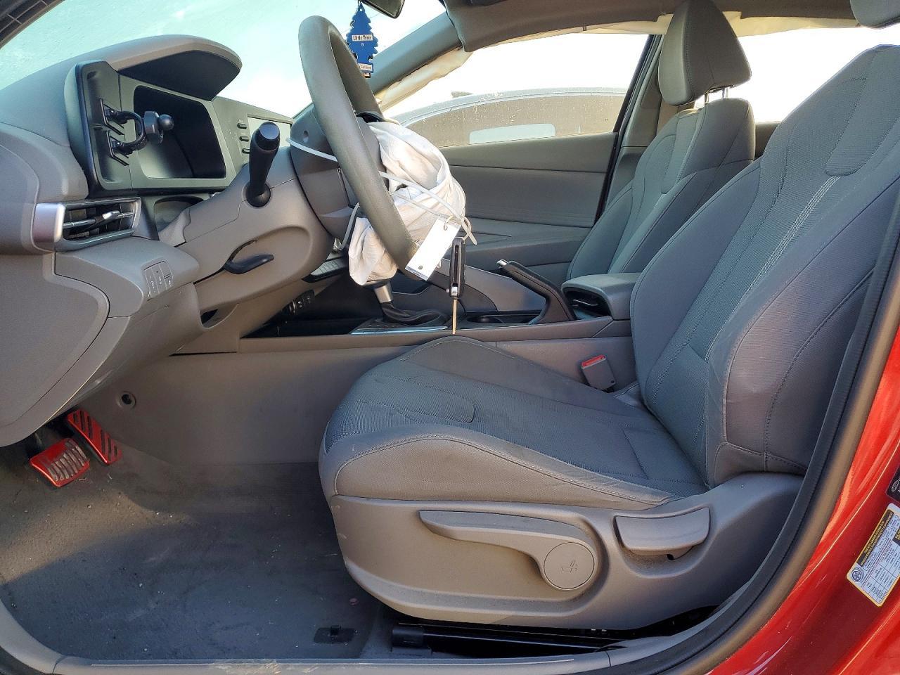 2024 Hyundai Elantra Se - Image 7