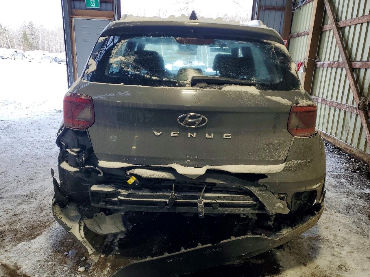 2022 Hyundai Venue Sel - Image 6