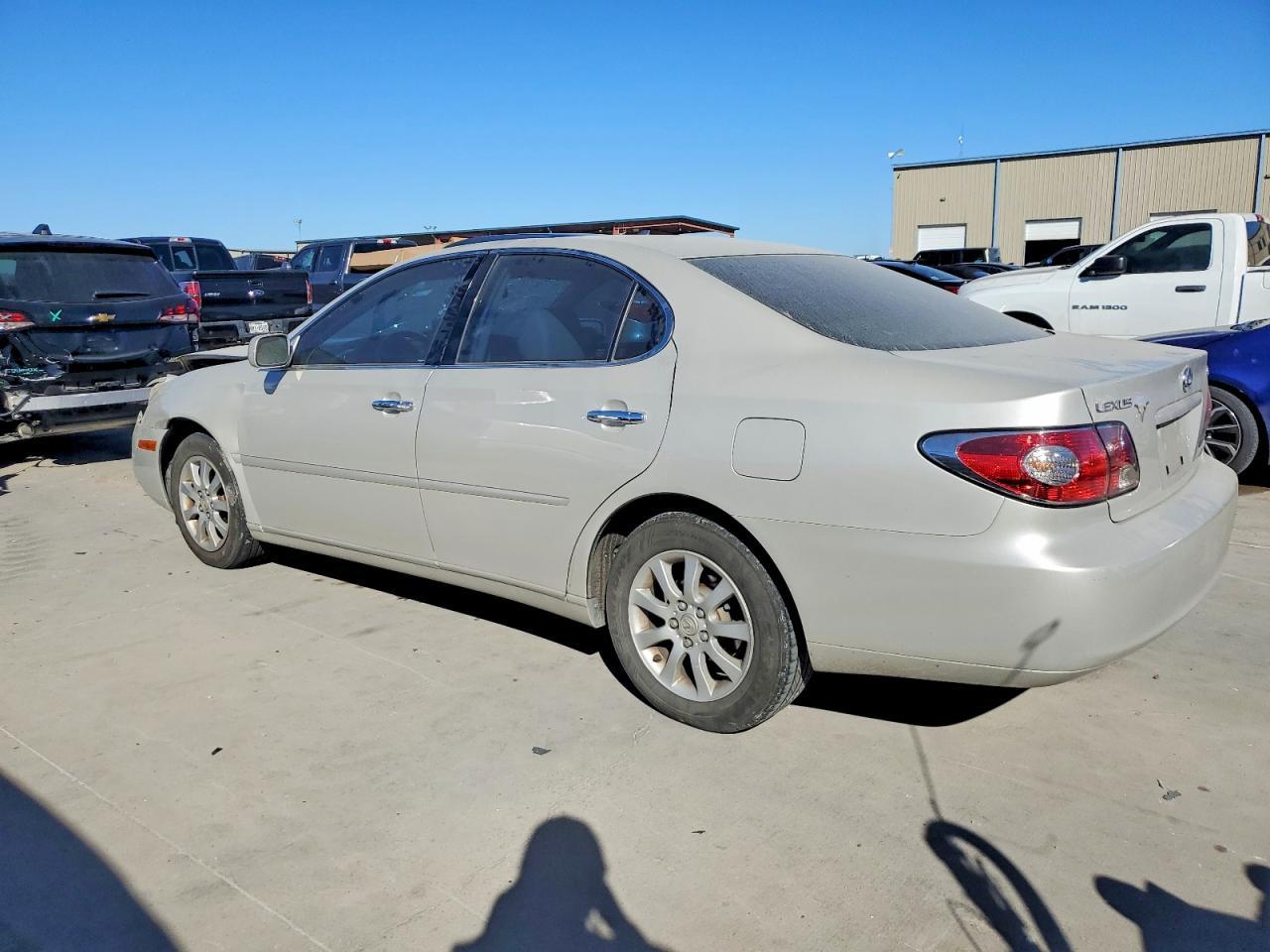 2003 Lexus Es 300 - Image 2