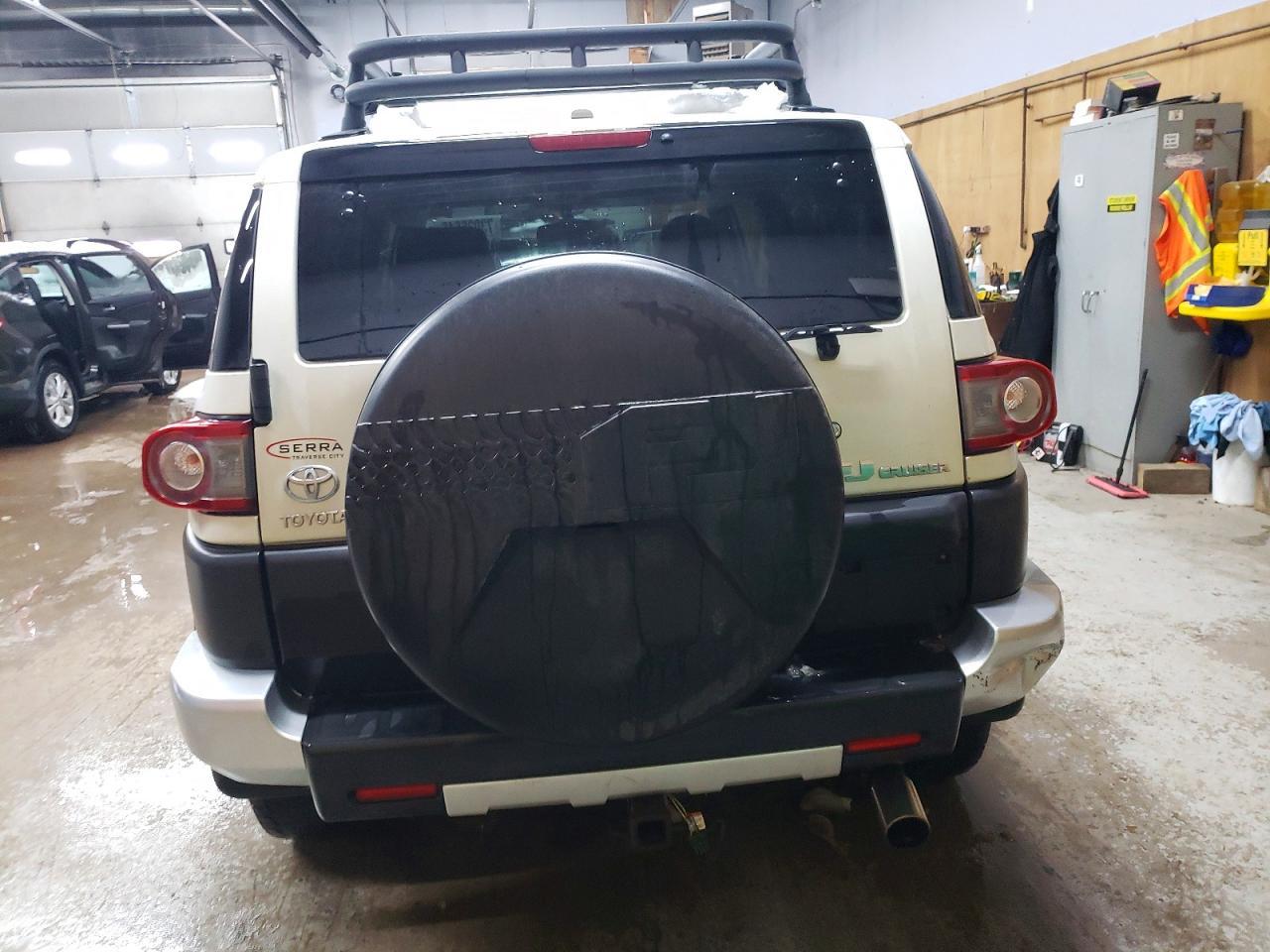2013 Toyota Fj Cruiser Base - Фото 6
