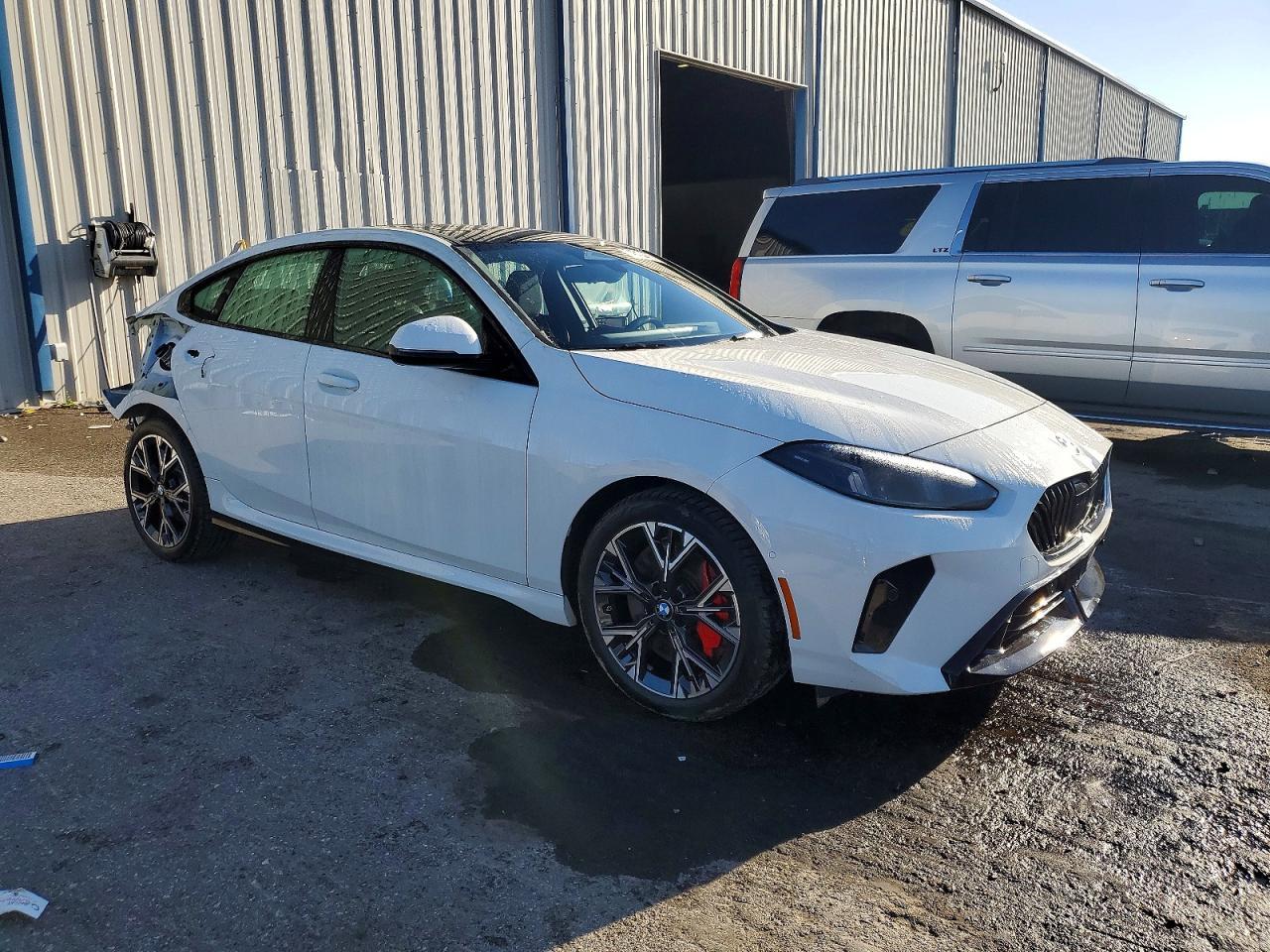 2025 BMW 228Xi - Фото 4