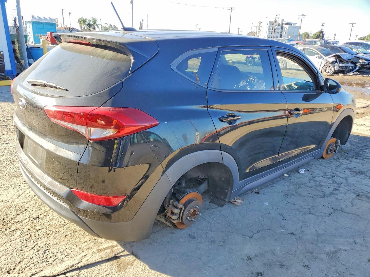 2017 Hyundai Tucson Se - Фото 3