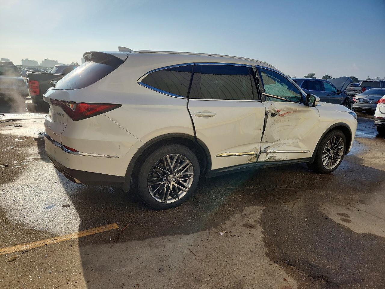 2023 Acura Mdx Advance - Image 3