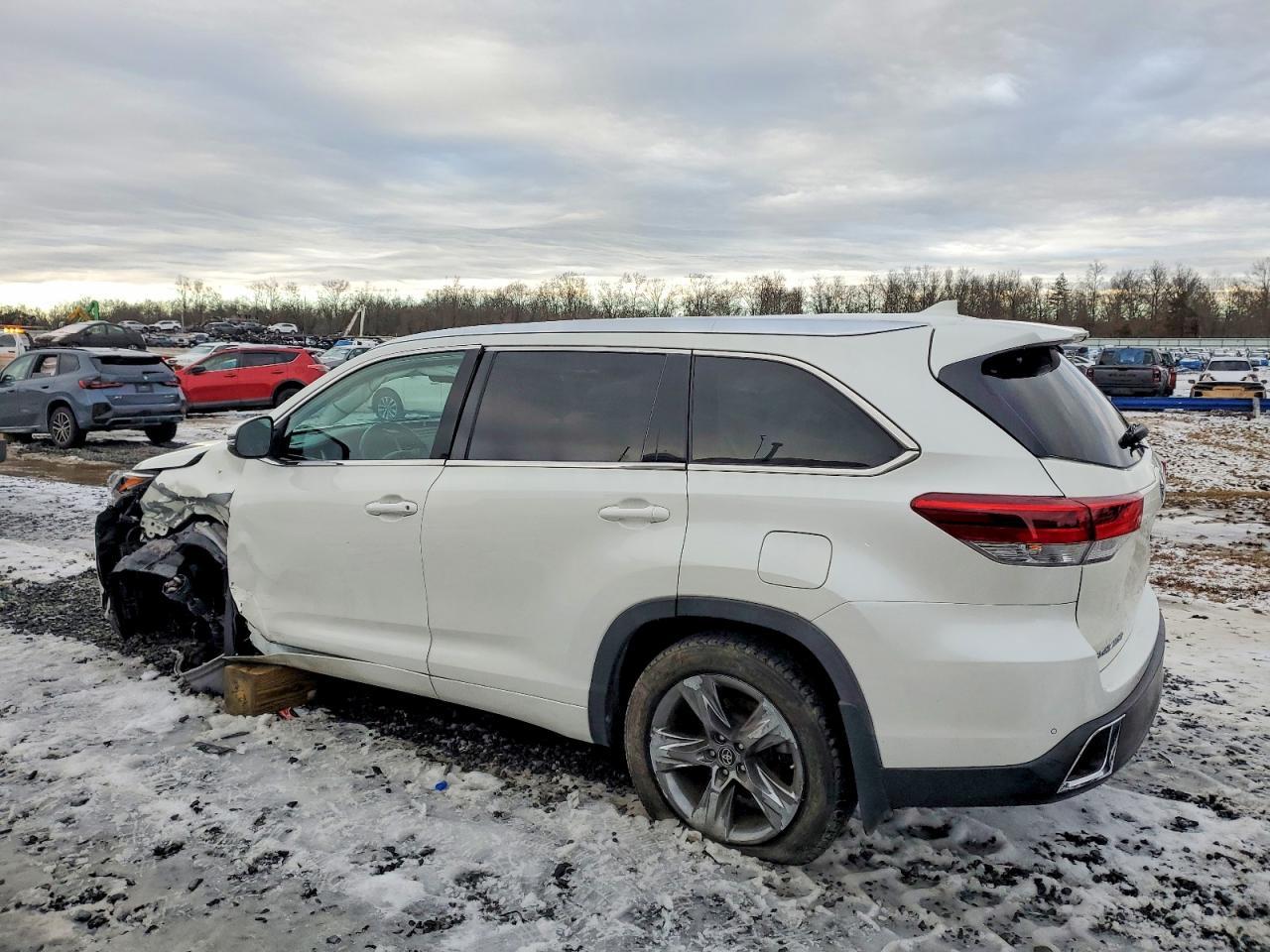 2018 Toyota Highlander Limited Platinum - Фото 2