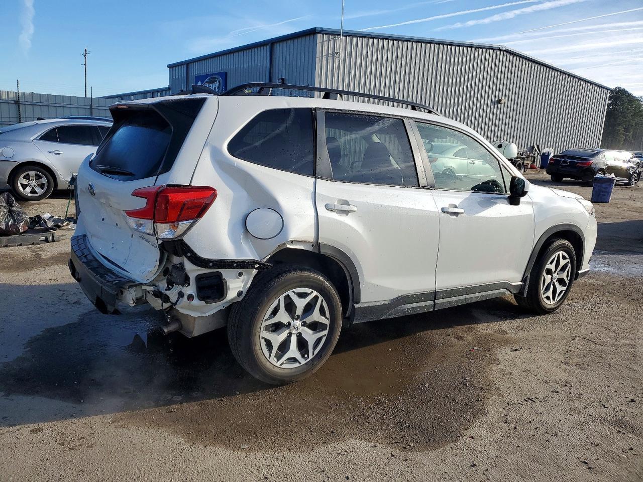2024 Subaru Forester Premium - Фото 3