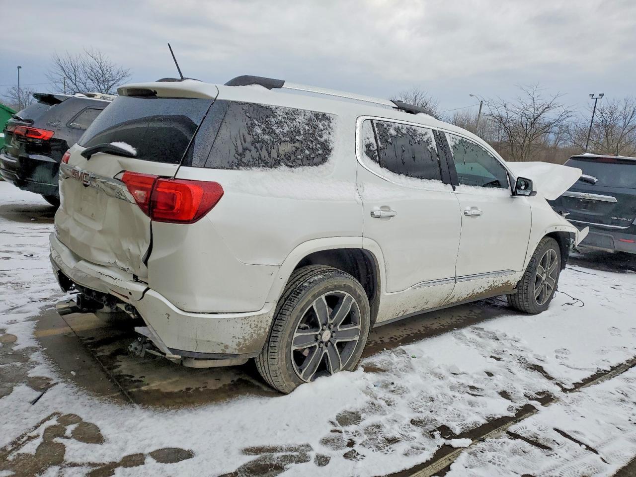 2019 GMC Acadia Denali - Image 3