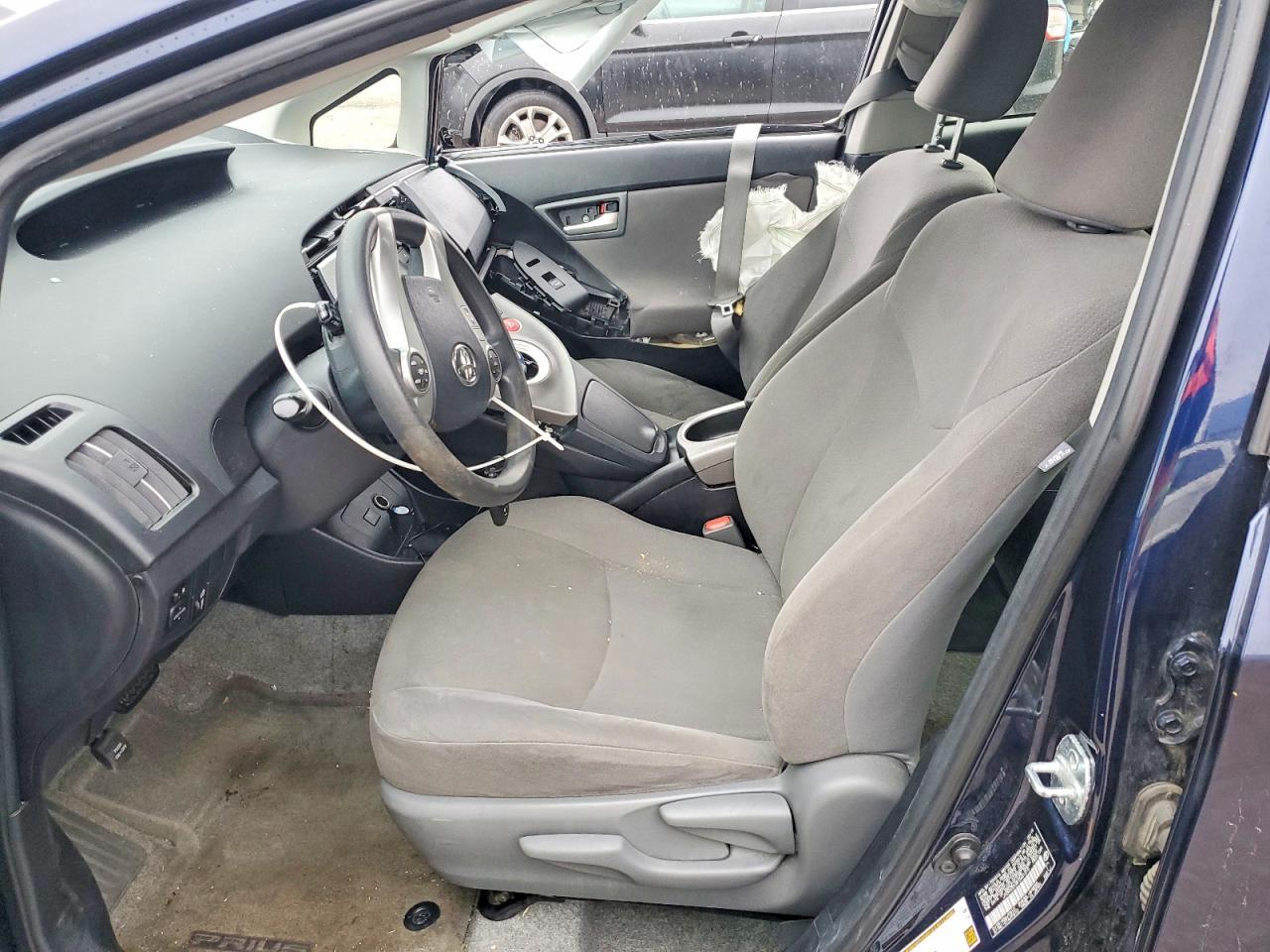 2015 Toyota Prius - Image 7