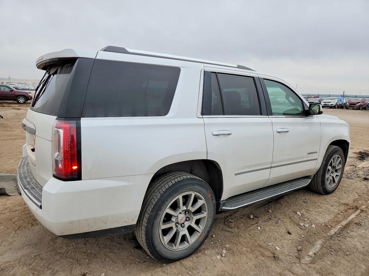 2016 GMC Yukon Denali - Image 3