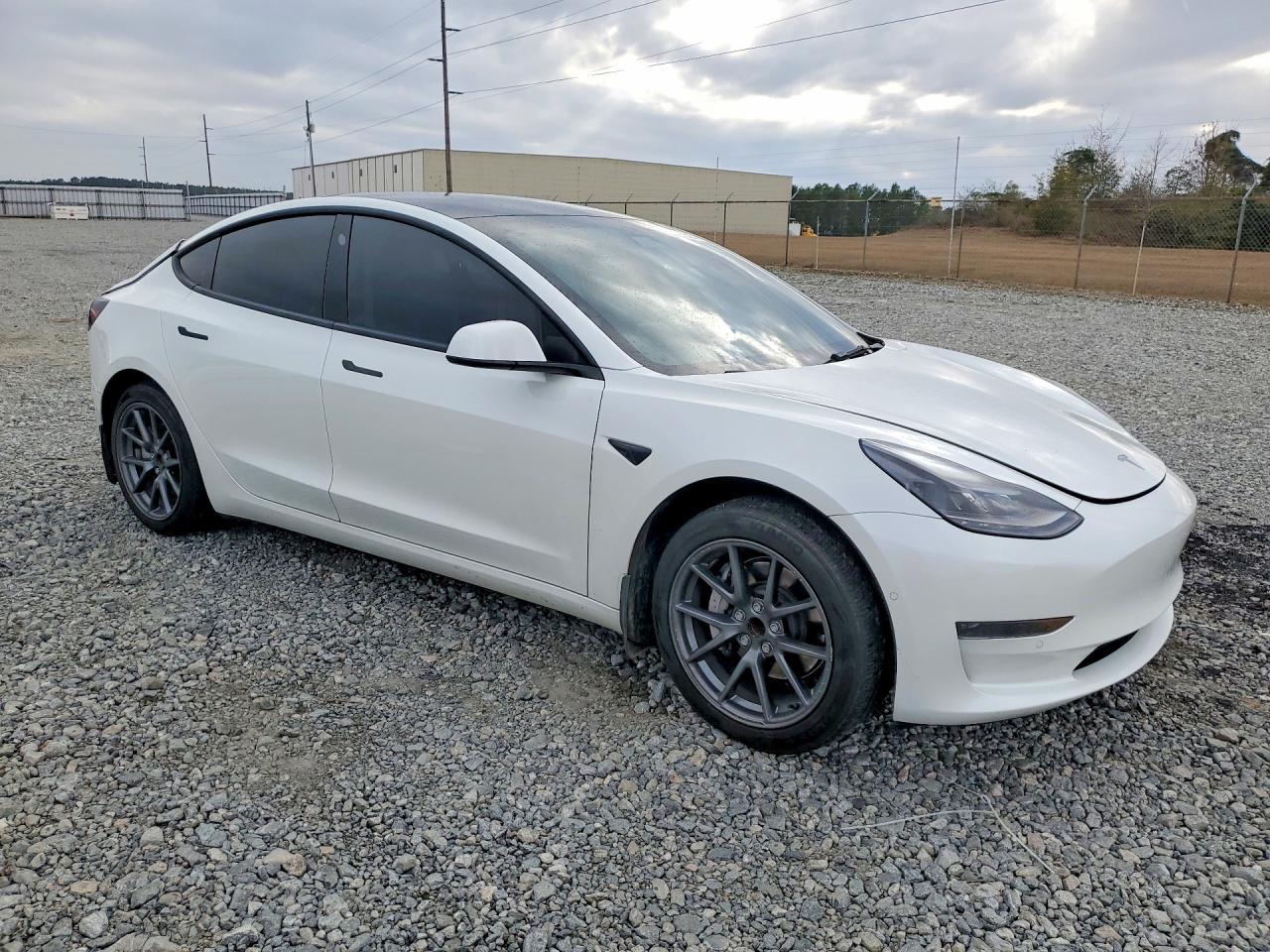 2021 Tesla Model 3 - Image 4