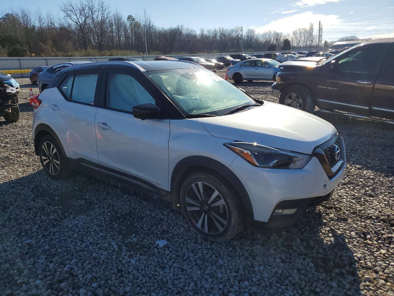 2020 Nissan Kicks Sr - Фото 4