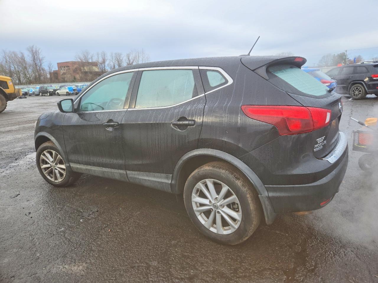 2017 Nissan Rogue Sport S - Фото 2