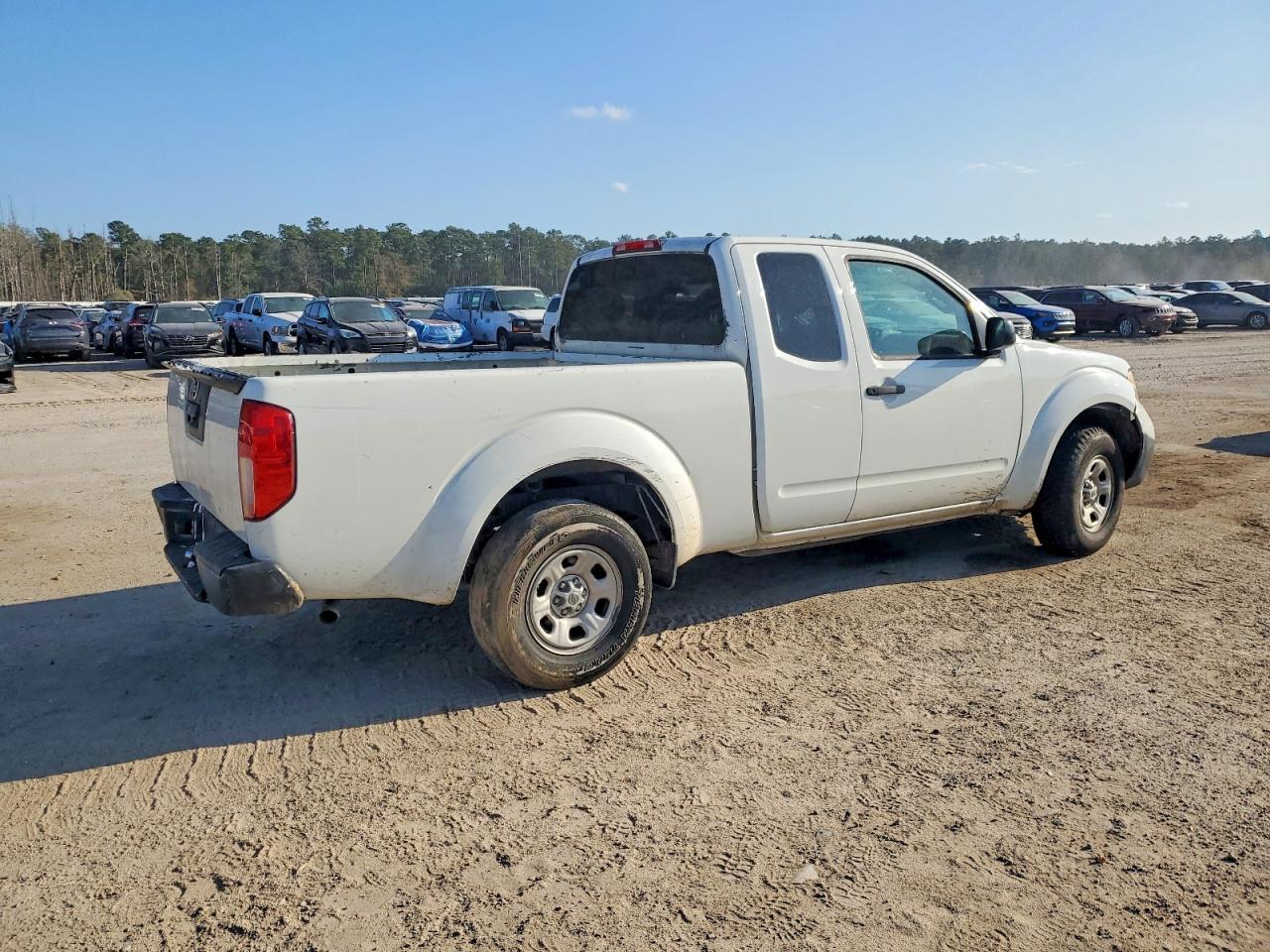2016 Nissan Frontier S - Image 3
