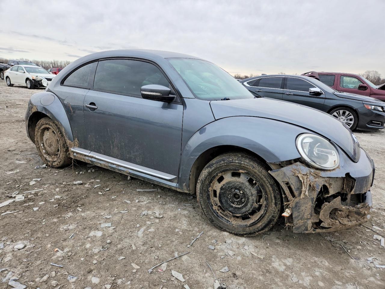 2012 Volkswagen Beetle - Image 4