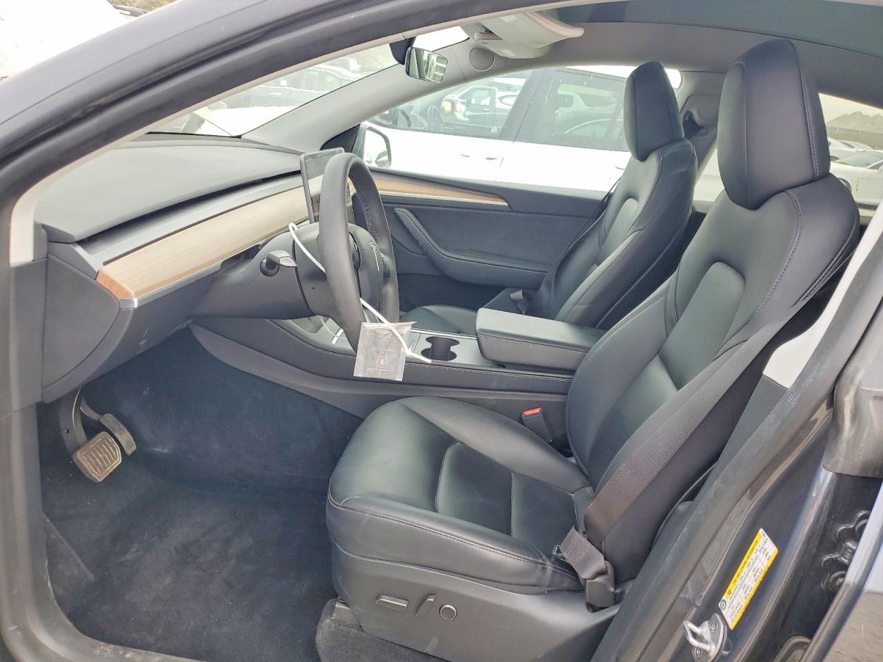 2023 Tesla Model Y - Image 7