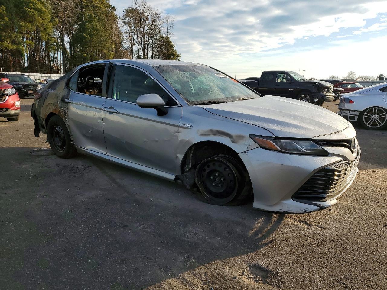 2019 Toyota Camry Le - Image 4