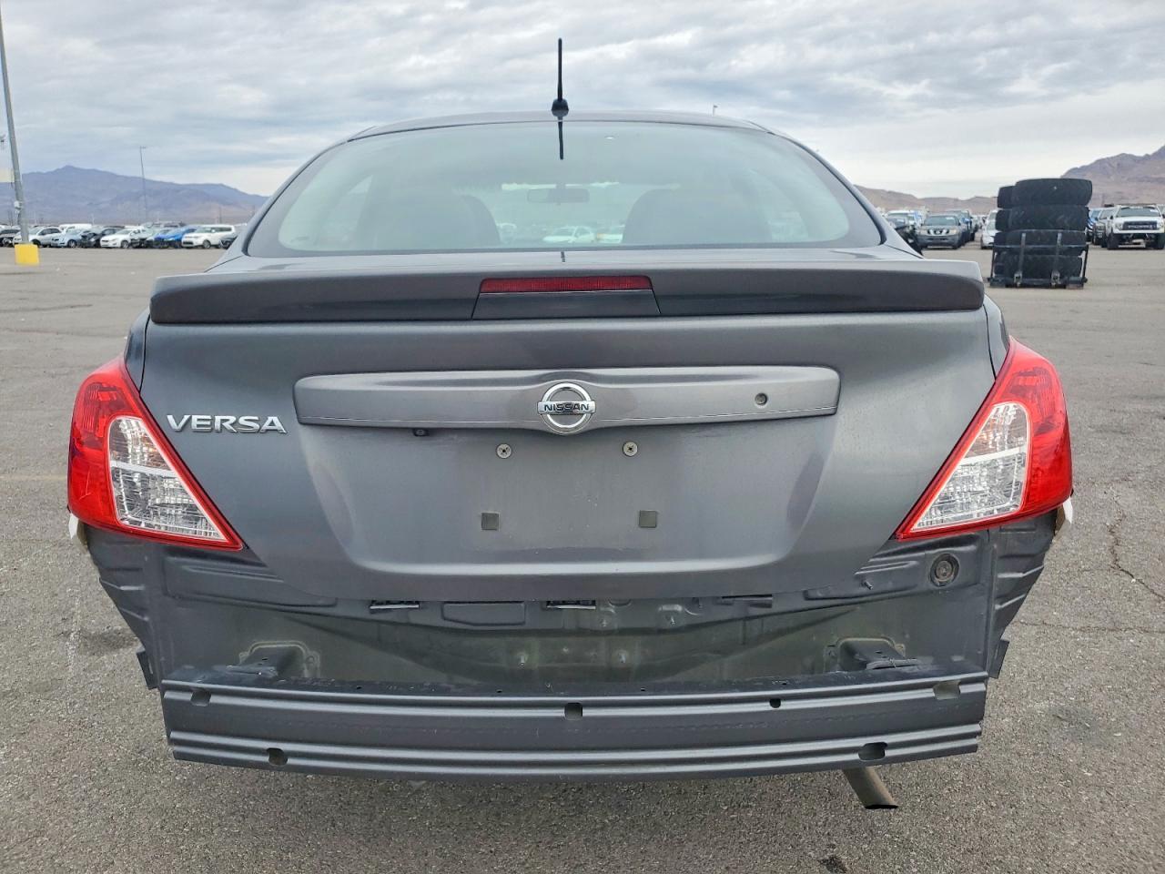 2018 Nissan Versa S - Image 6