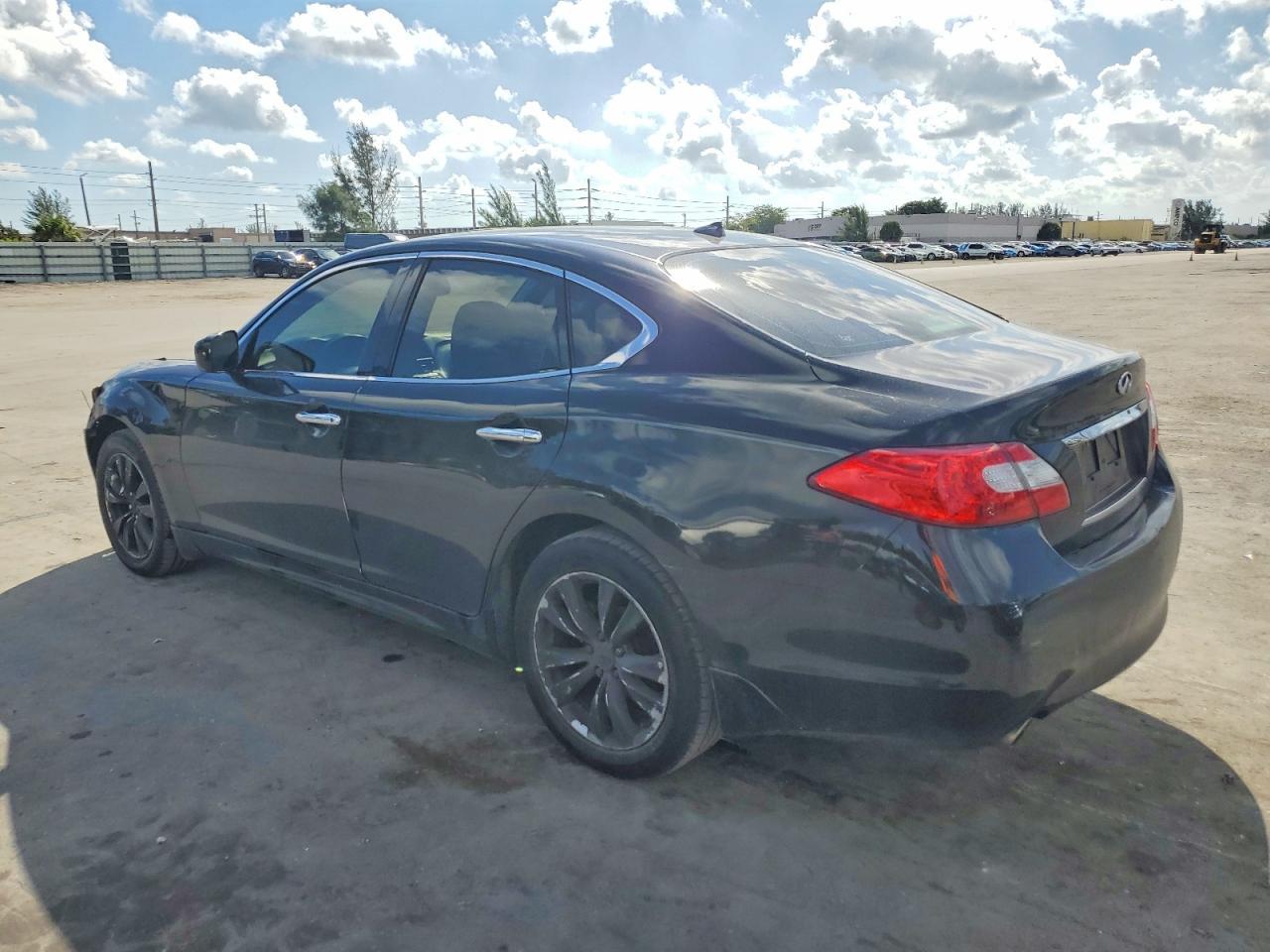 2012 Infiniti M37 X - Фото 2