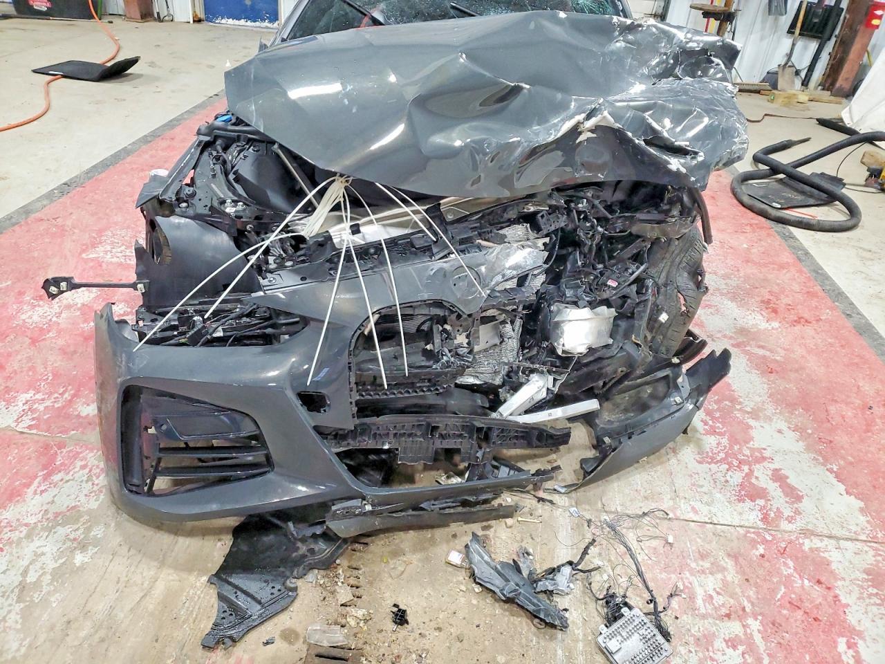 2025 BMW M440Xi - Фото 5