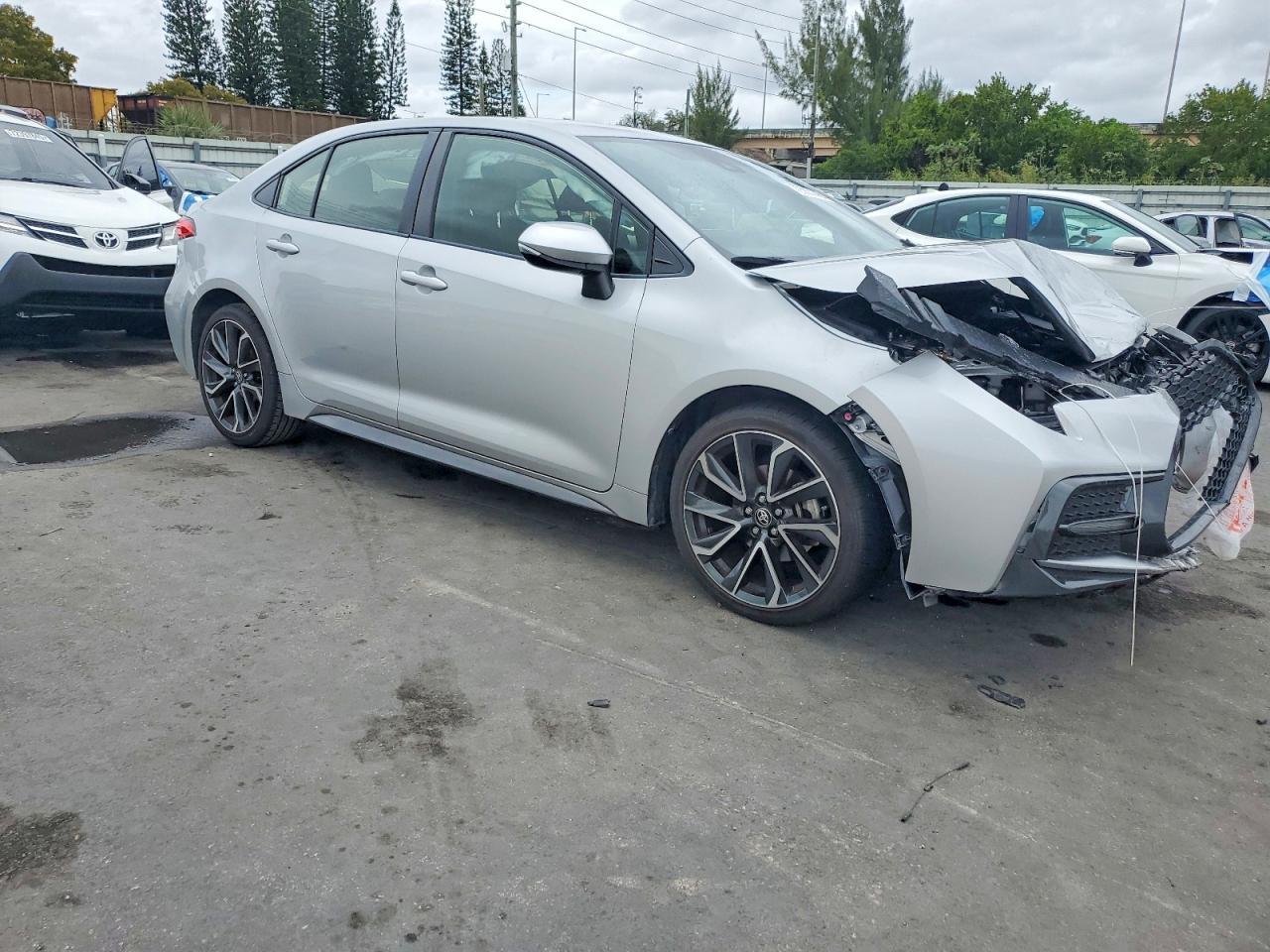 2022 Toyota Corolla Se - Image 4