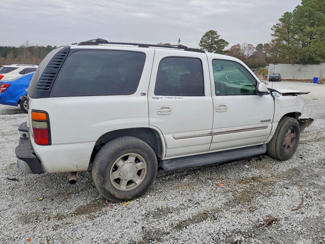 2005 GMC Yukon - Image 3