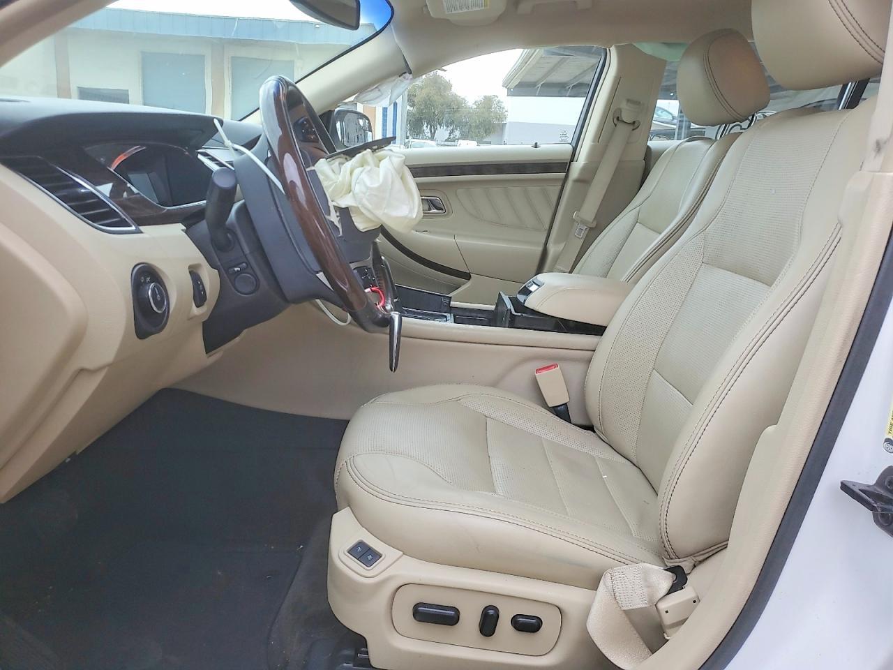 2015 Ford Taurus Limited - Image 7