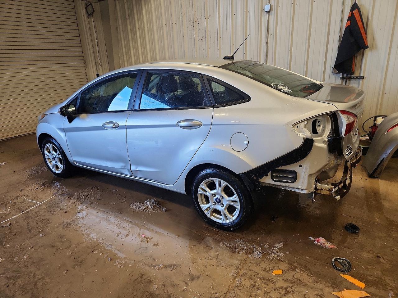 2016 Ford Fiesta Se - Image 2