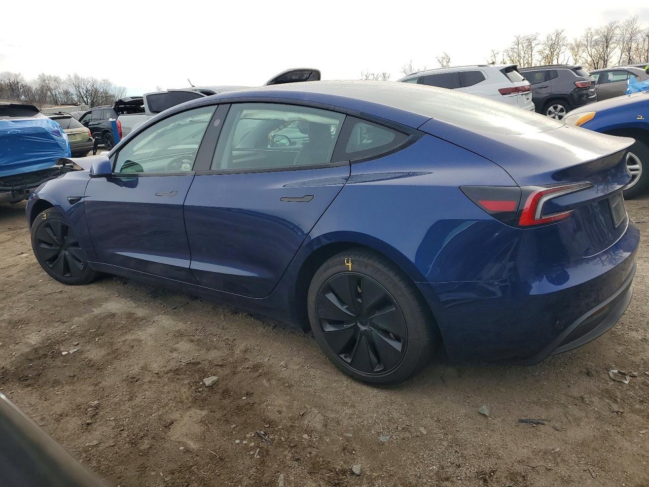 2024 Tesla Model 3 - Фото 2
