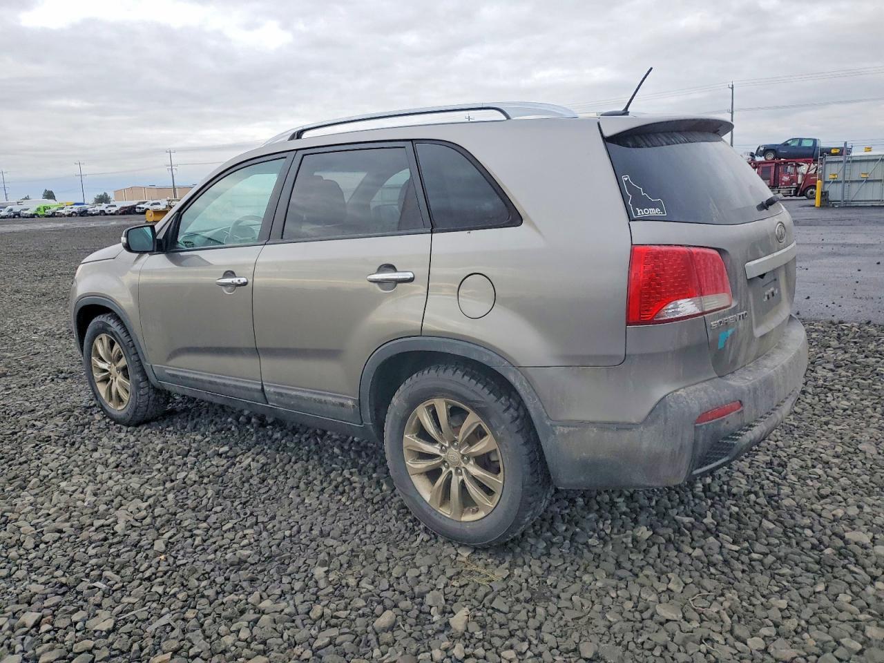 2011 Kia Sorento - Image 2
