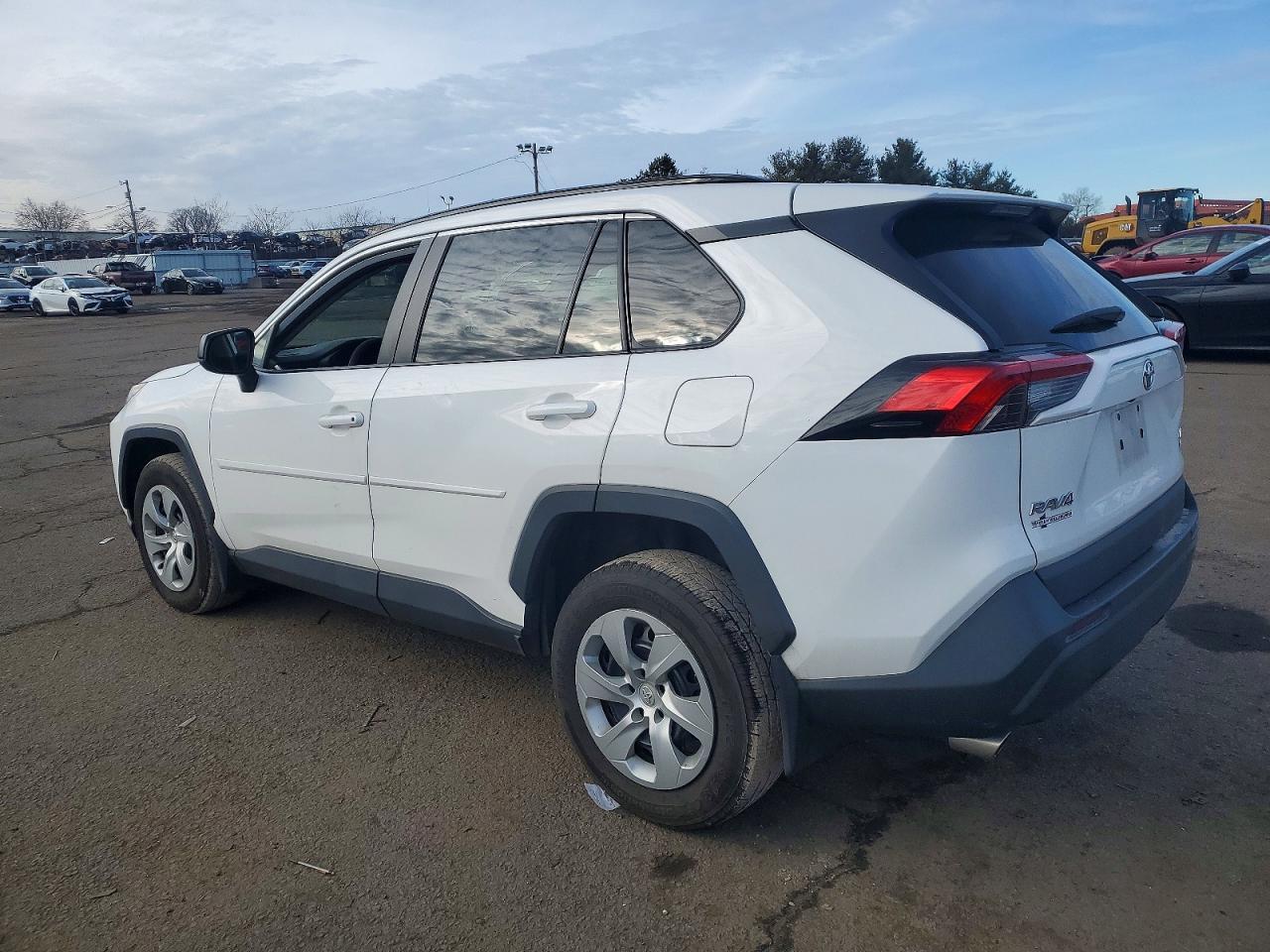 2020 Toyota Rav4 Le - Image 3