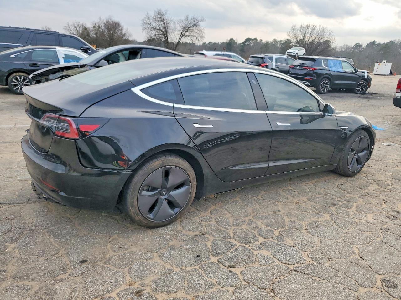 2018 Tesla Model 3 - Image 3