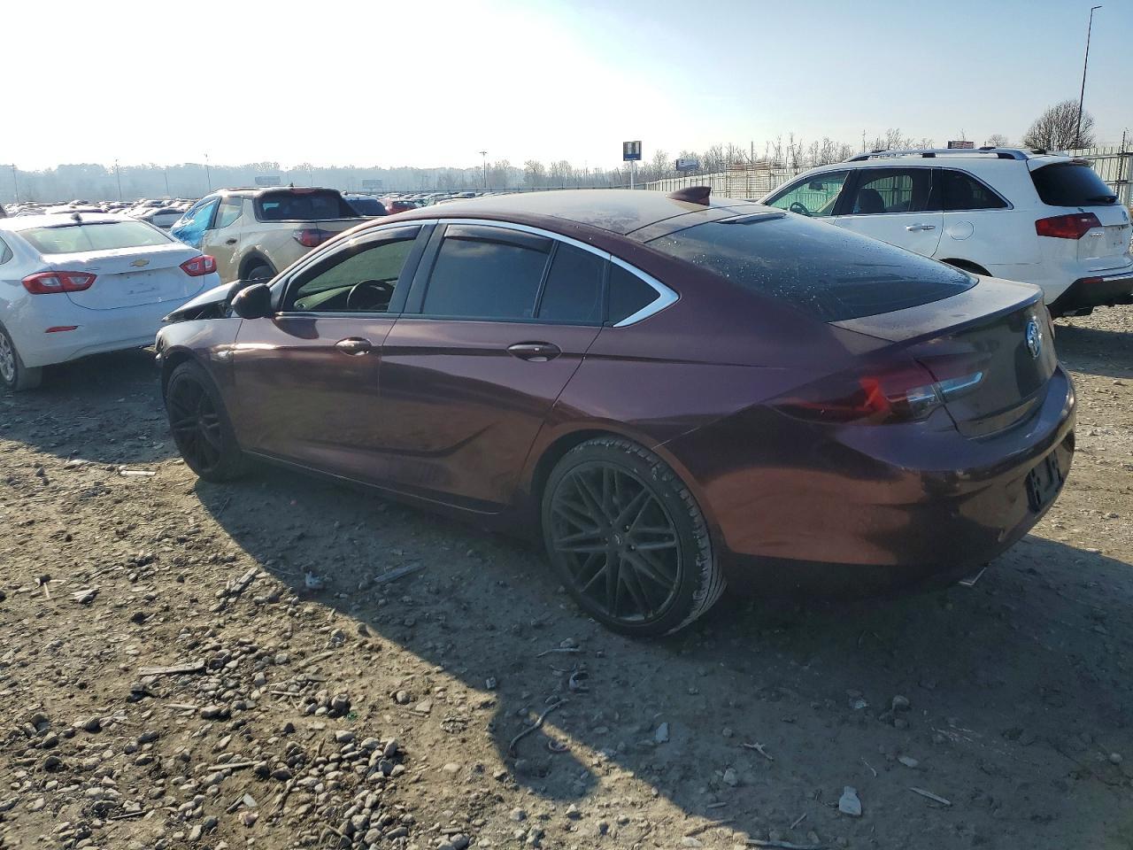 2019 Buick Regal Avenir - Фото 2
