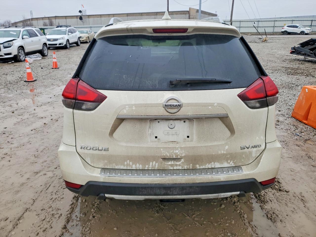2017 Nissan Rogue Sv - Image 6
