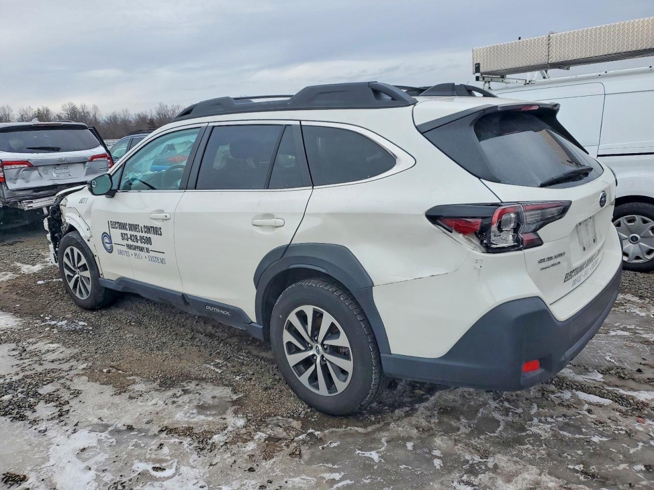 2024 Subaru Outback Premium - Image 2