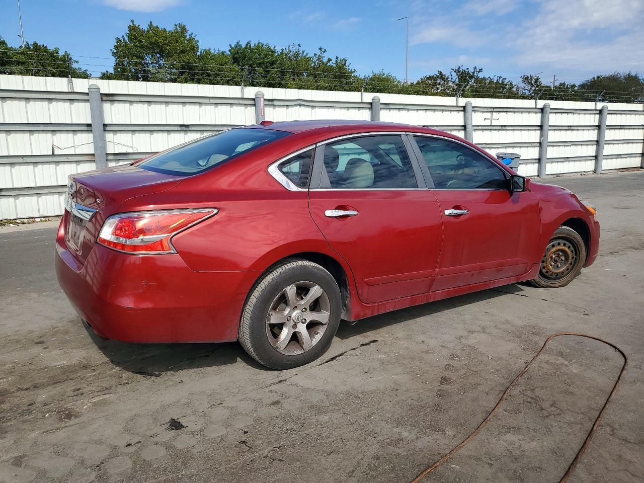 2015 Nissan Altima 2.5 - Фото 3