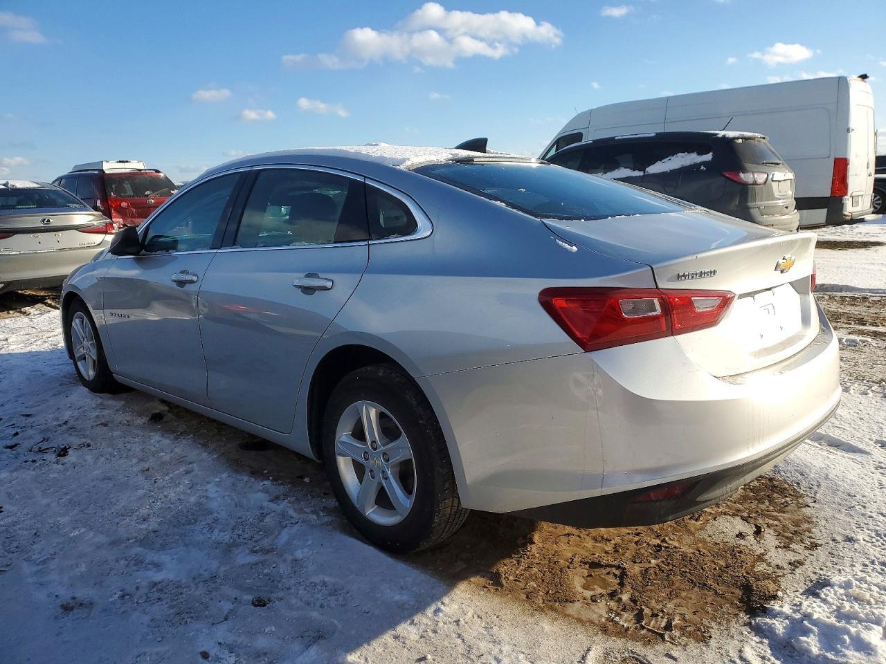 2021 Chevrolet Malibu Ls - Фото 2