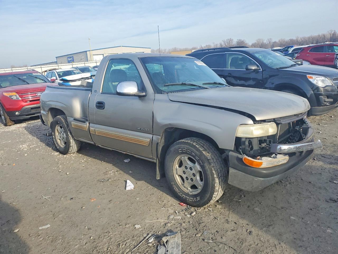 2001 Chevrolet Silverado C1500 - Image 4
