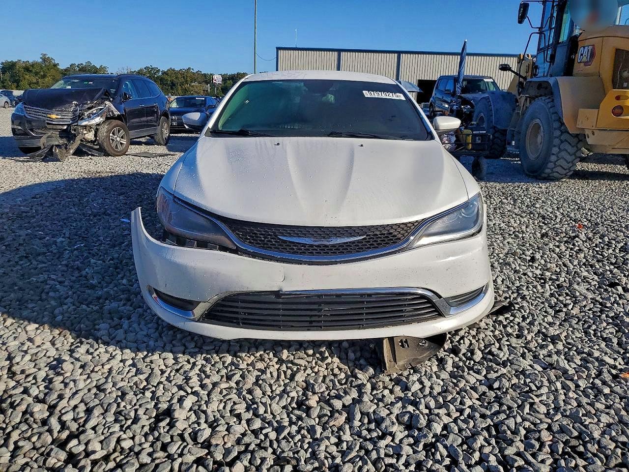 2015 Chrysler 200 Limited - Image 5