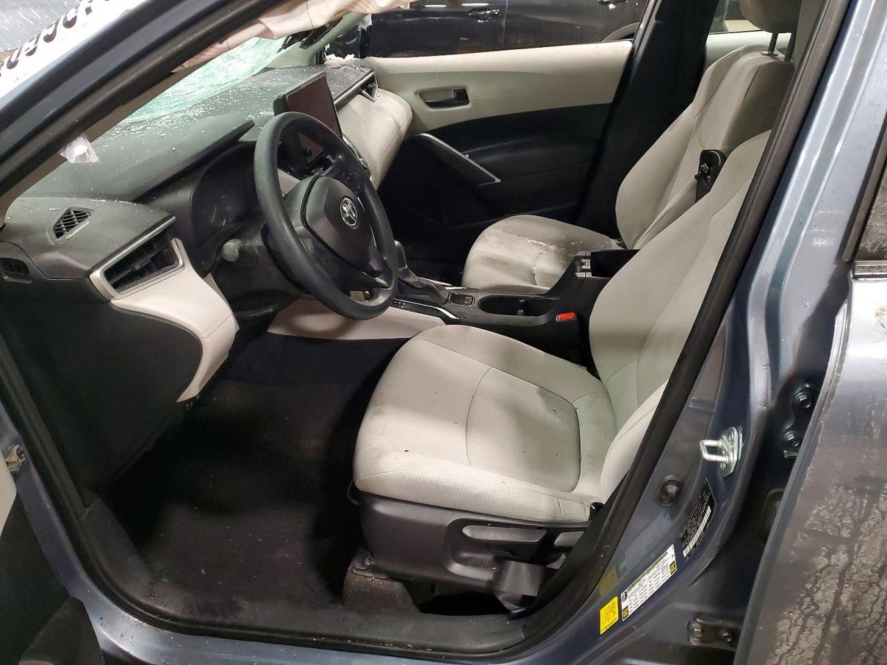 2024 Toyota Corolla Cross L - Image 7