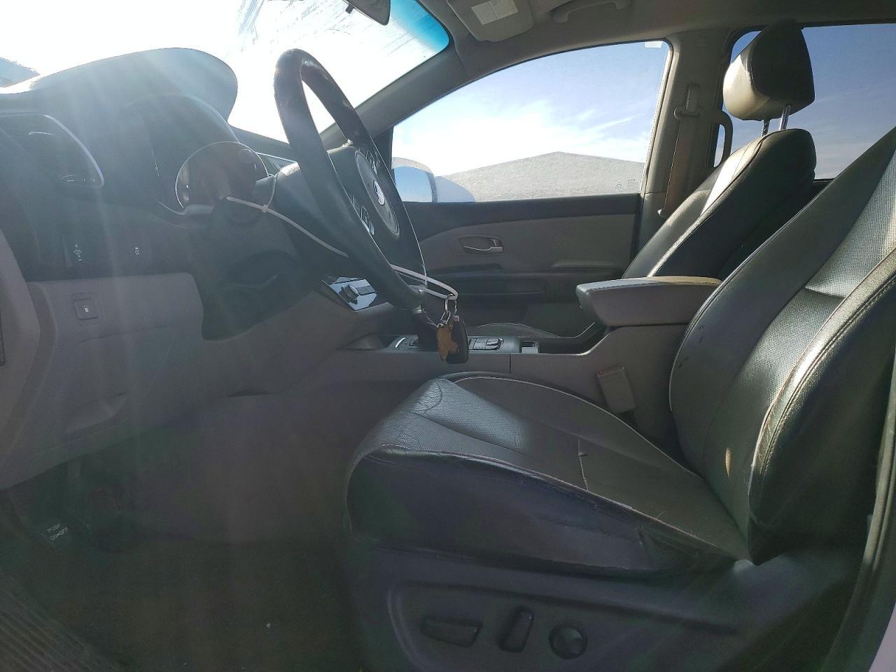 2017 Kia Sedona Lx - Image 7