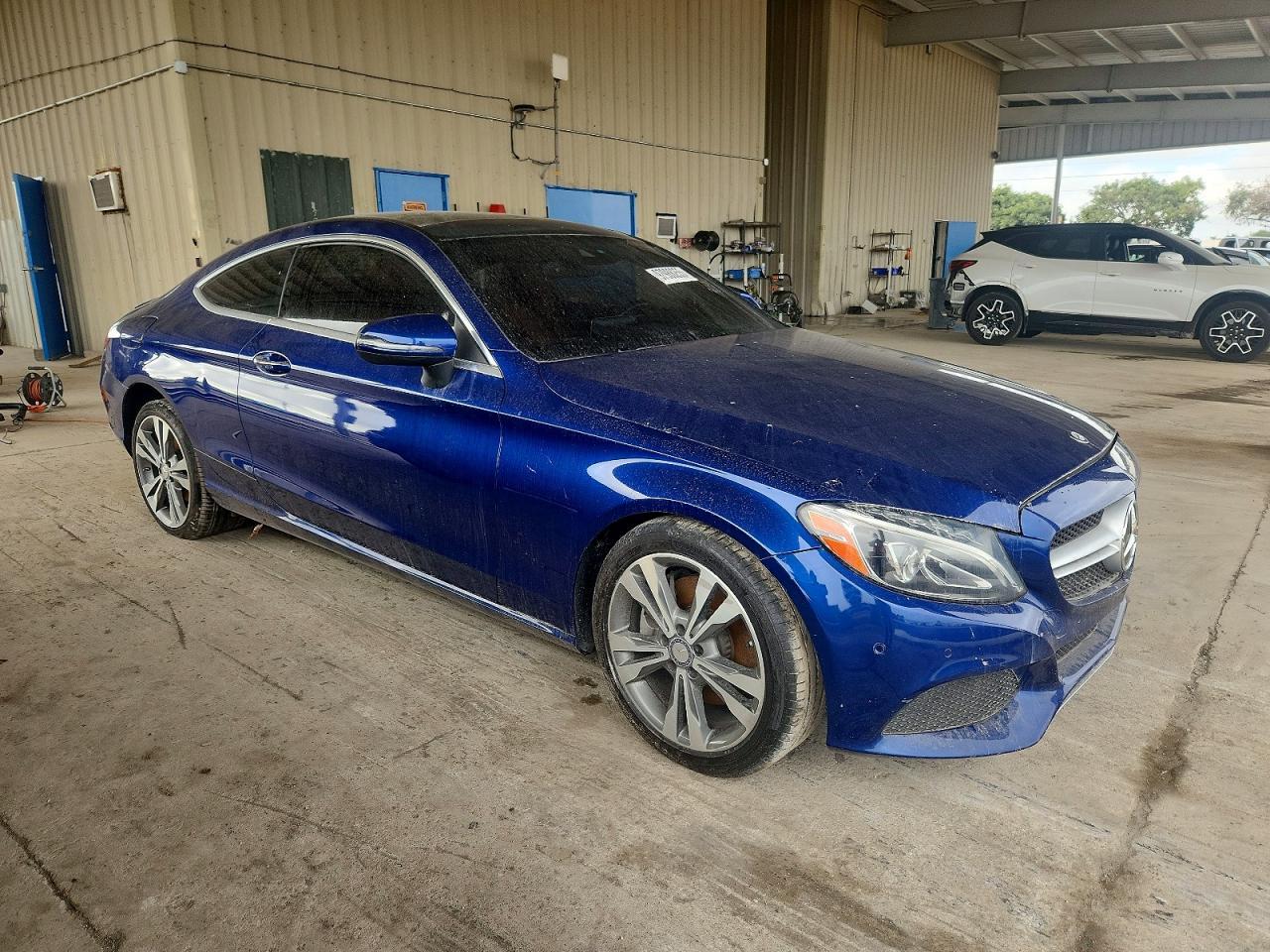 2017 Mercedes-Benz C 300 4Matic - Фото 4
