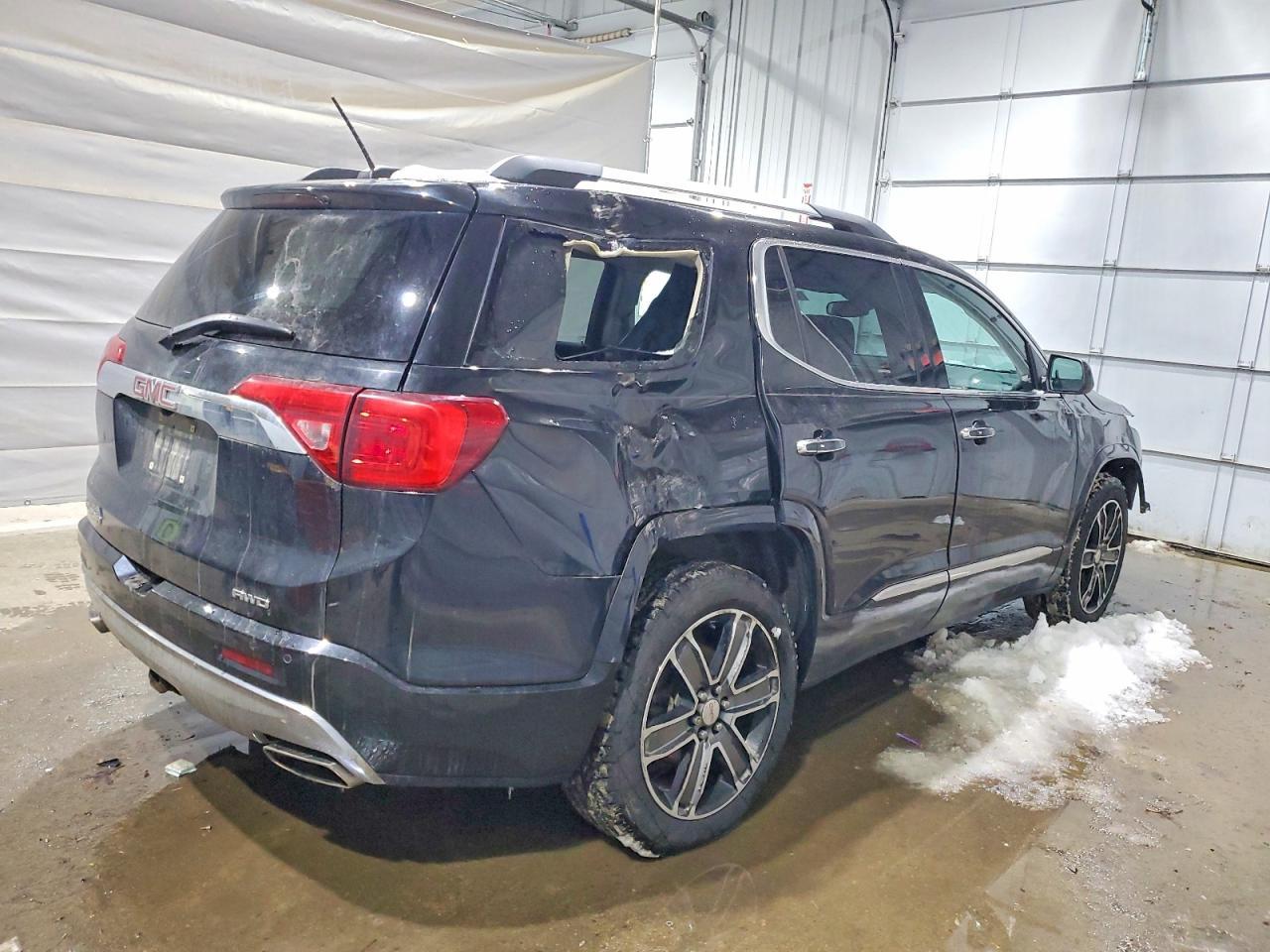 2017 GMC Acadia Denali - Image 3