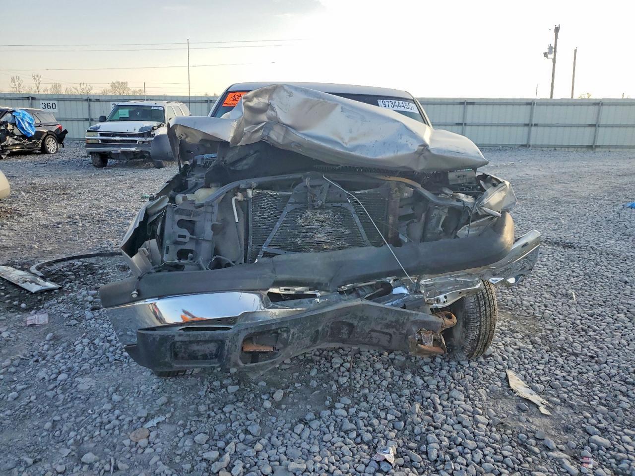 2004 Chevrolet Silverado C1500 - Image 5