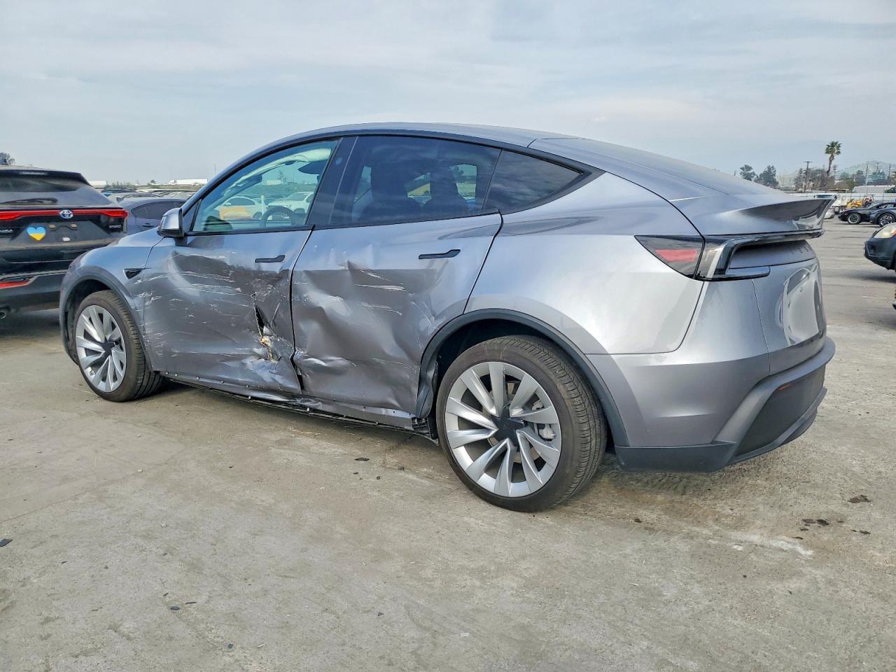 2026 Tesla Model Y - Image 2