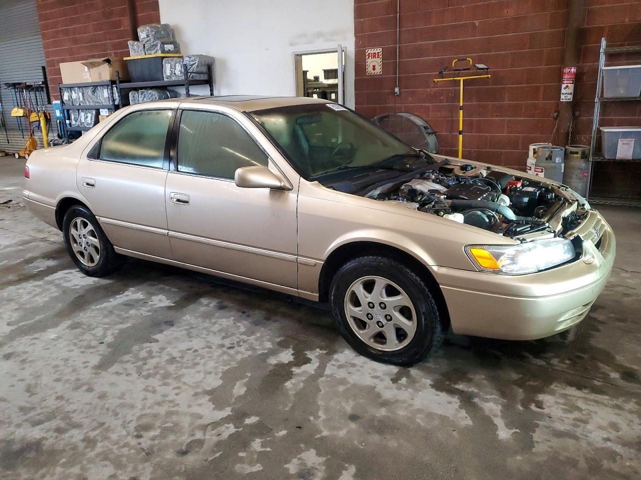 1998 Toyota Camry Le - Image 4