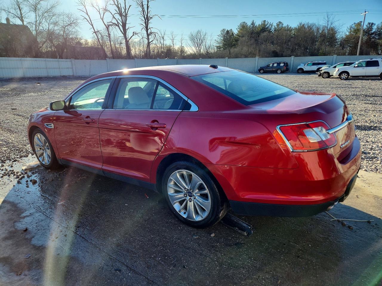 2012 Ford Taurus Limited - Фото 2