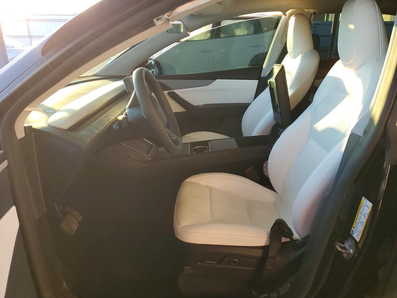 2026 Tesla Model Y - Image 7