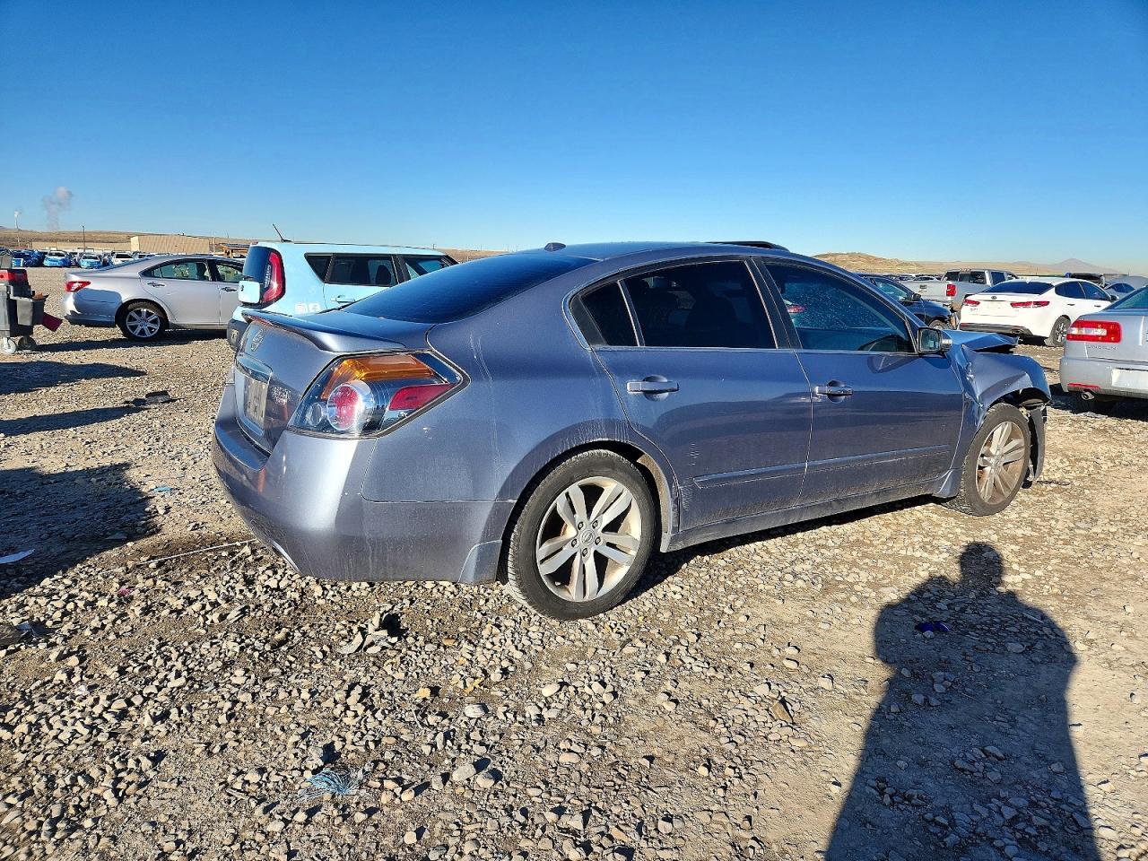 2010 Niss Altima Sr - Image 3