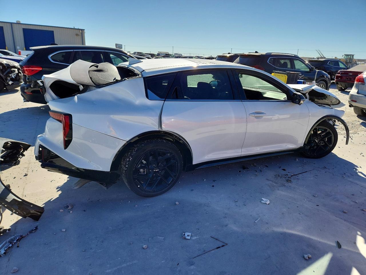 2025 Kia K4 Gt-Line Turbo - Image 3